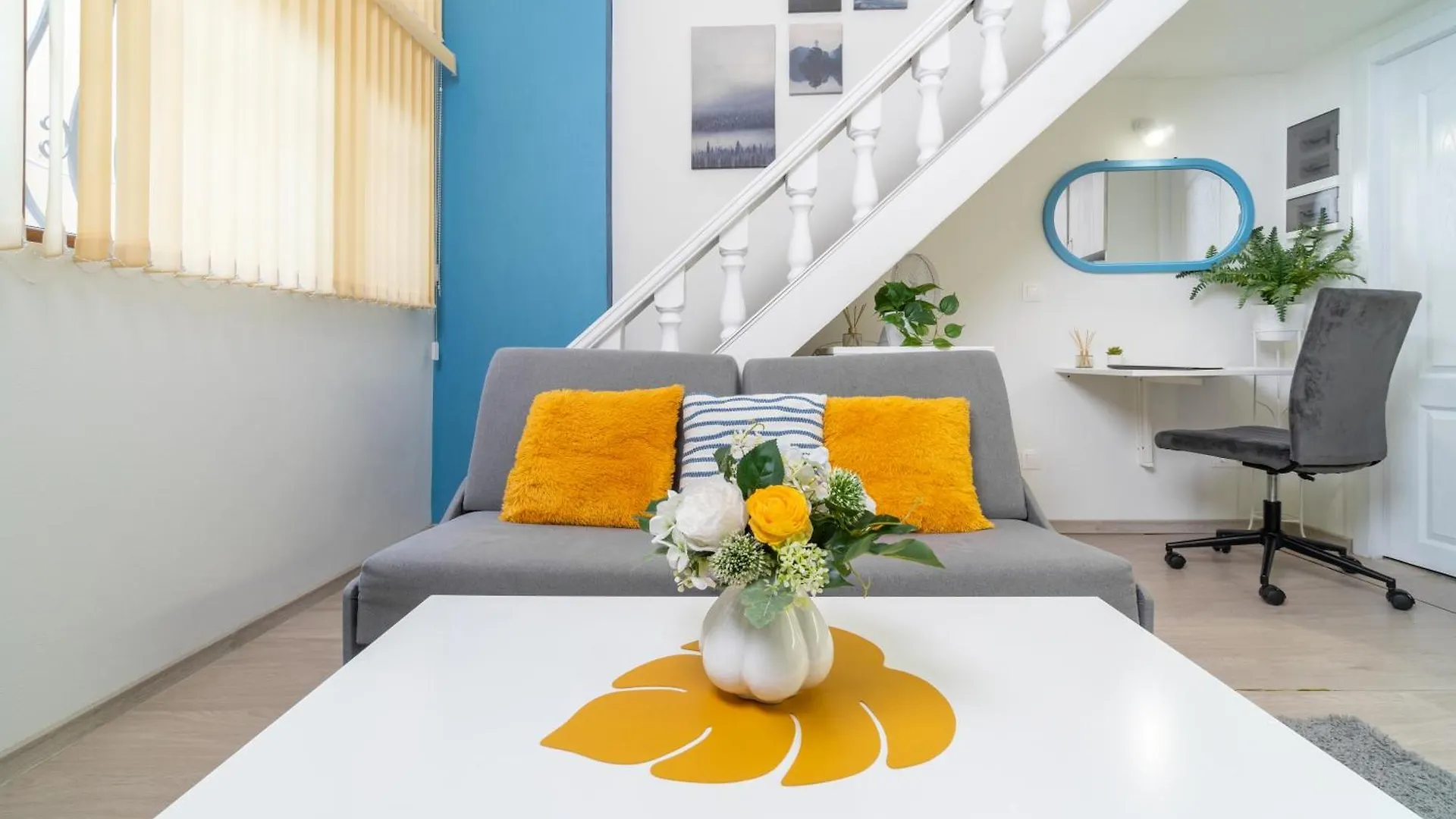 Deja Blue Old City Center Studio. Sofia Apartment